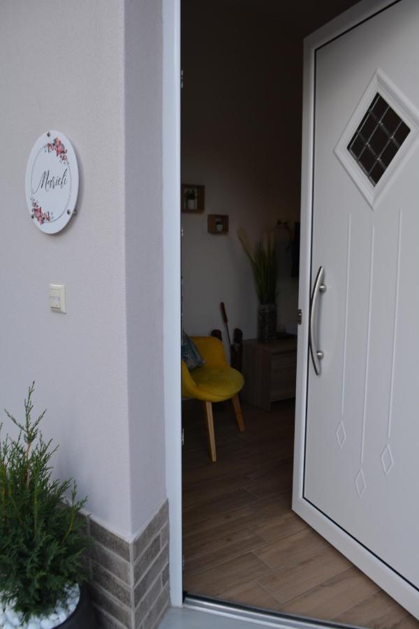 Marieli Apartment Perama  Dış mekan fotoğraf